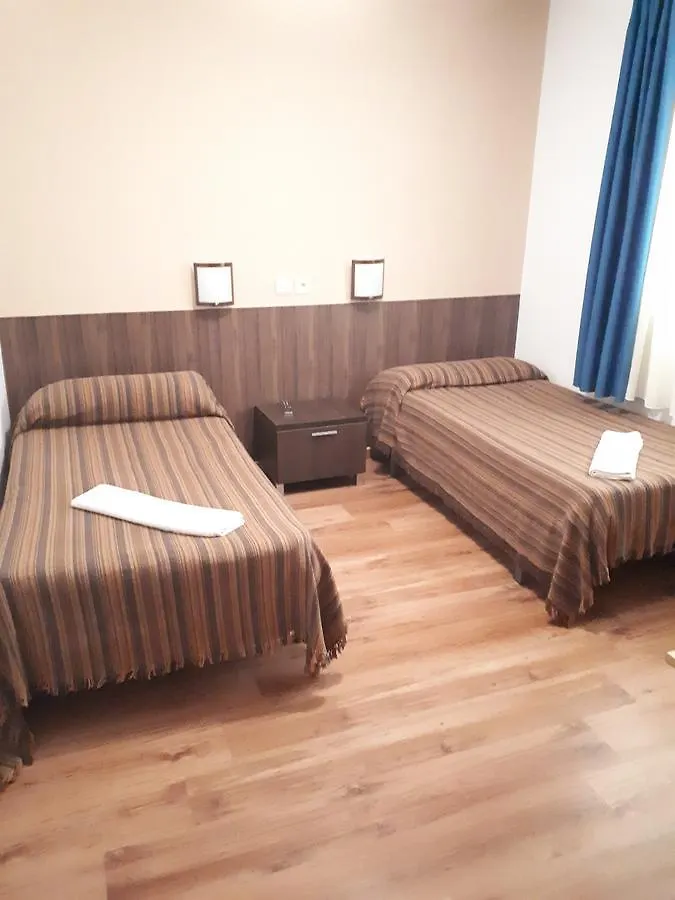Hostal Oklahoma Reus Guest house